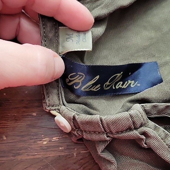 OLIVE green ruffled tank top size medium - Picture 4 of 5